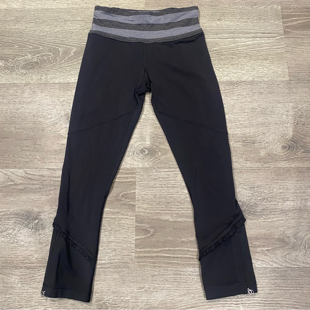 Lululemon Pace Rival Crop Full-On Luxtreme 21" Ruffle Leggings Black Grey Size 2